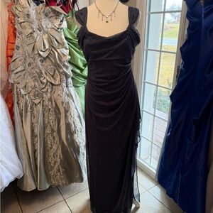 Dress designer - Alex Evenings Black Sleeveless Prom Dress